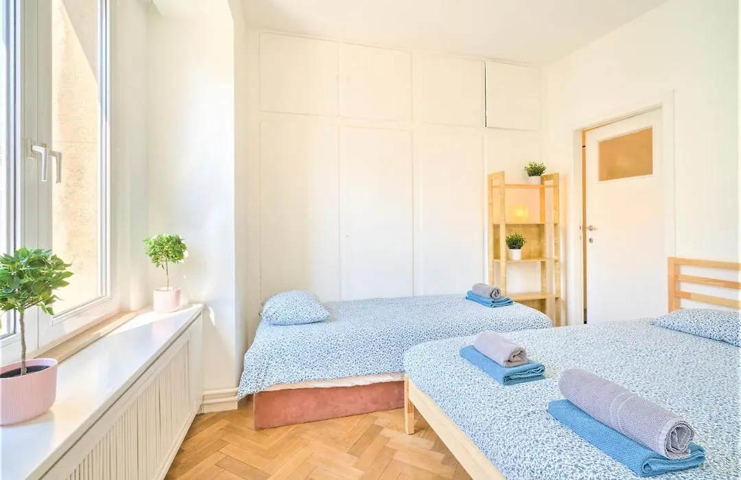 Balcony Apartment In Central Antwerp-1