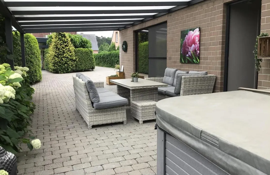 Studio Gardenroom Guesthouse De Steenberg met wellness&tuinzicht-1