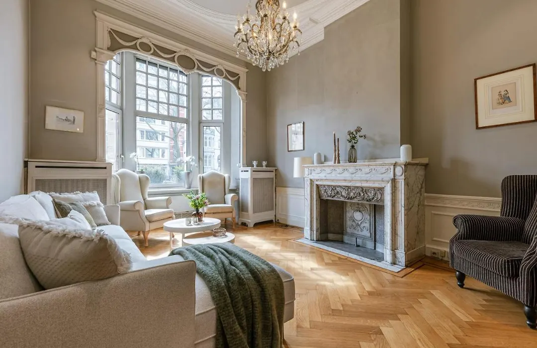 Historical And Ravishing Townhouse In The Centre Of Antwerp-1