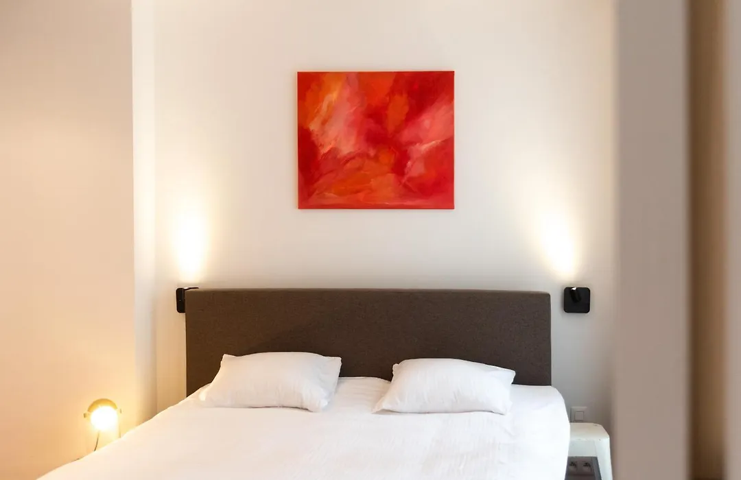 Light And Airy Apartment On Top Location - Industria In Historical Center-1