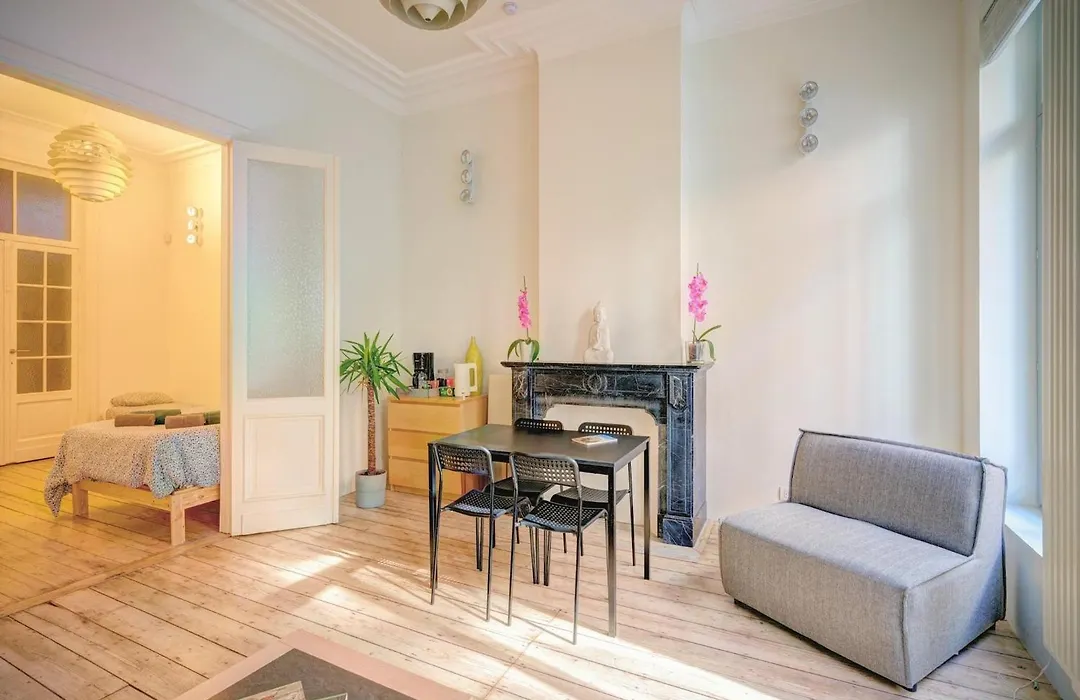 Bright Lodge 6-Person Antwerp-1