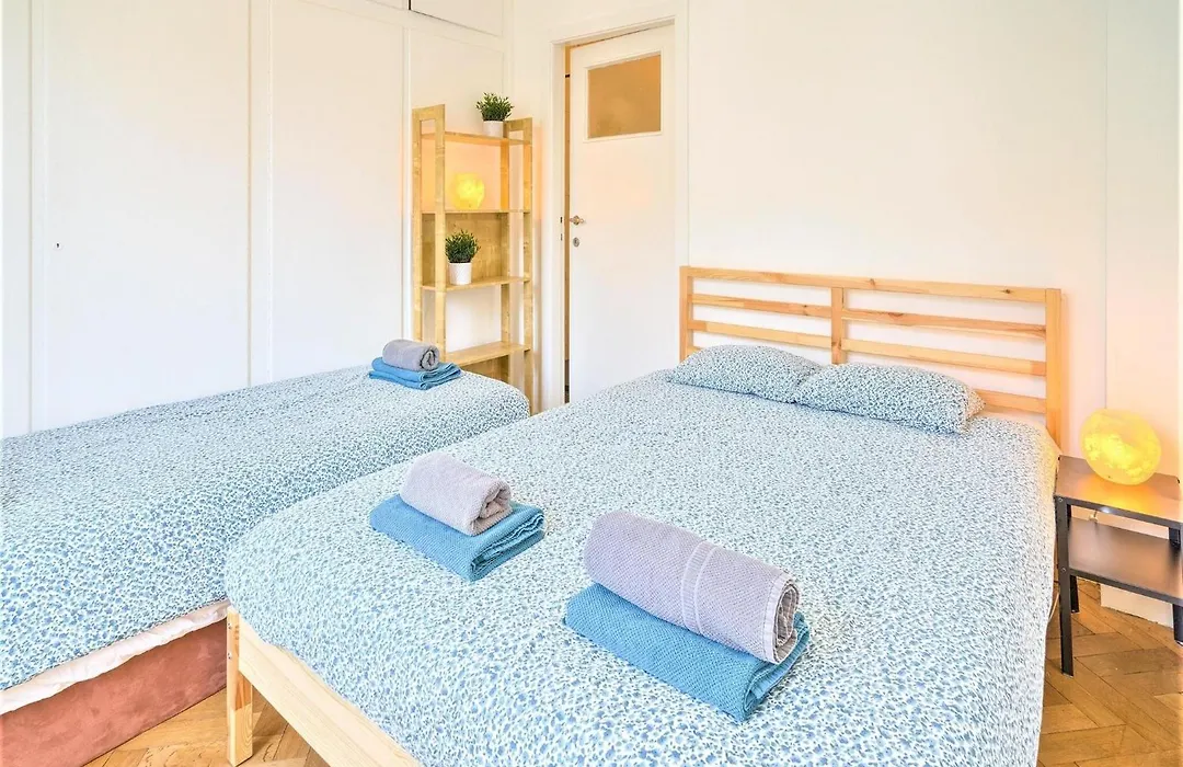1-Bedroom Lodge In Antwerp Centre-1