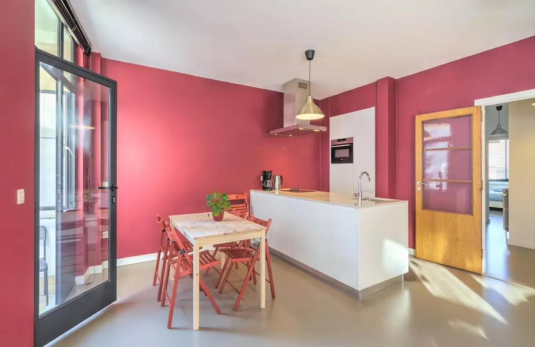 Family Retreat With Balcony In Meir-1