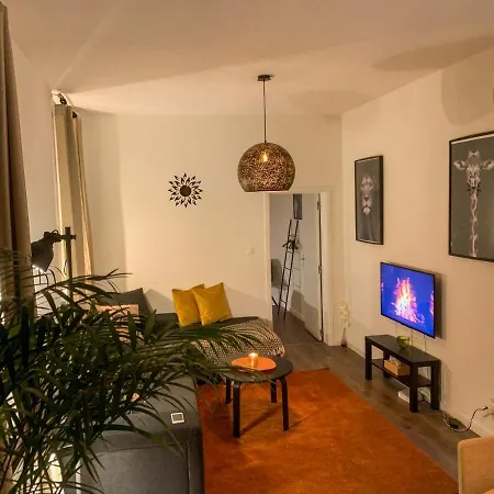 Skyline Central Apartment With Fantastic View-2