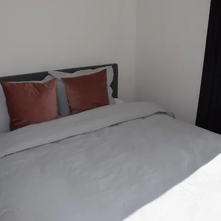Large Penthouse - Private Parking - In A Beautiful Domain-2