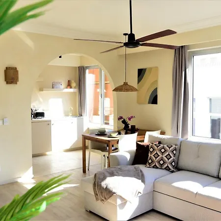 Downtown Spacious 2Bdr Apartments 2-3