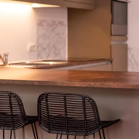 Light And Airy Apartment On Top Location - Industria In Historical Center-3