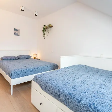 Light House Lodge. Apartment In Center Of Antwerp-3