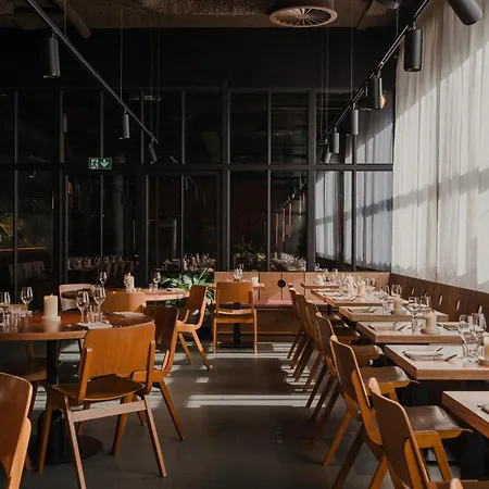 Yust Antwerp-3