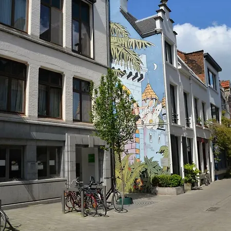 Plezantwerpen, Huize Amoras-2