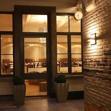 Hotel Maison D'Anvers-2