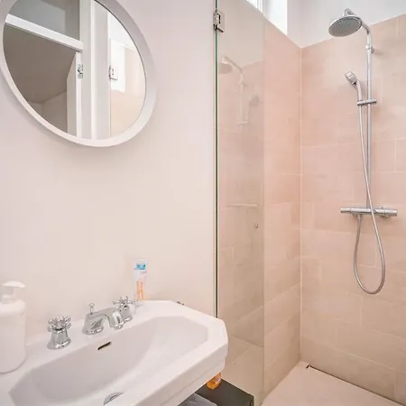 The Greenplace Lodge. Apartment In Heart Of Antwerp.-3